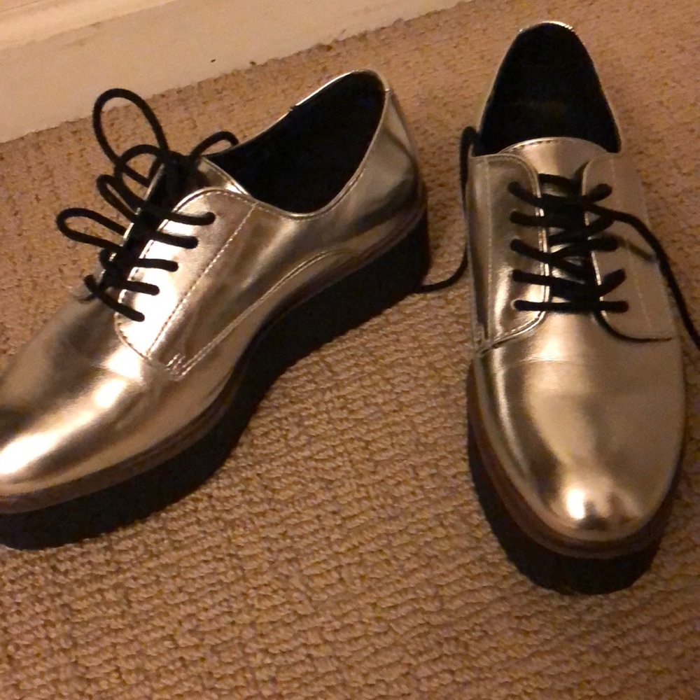 Shoes - Picture 2 of 2